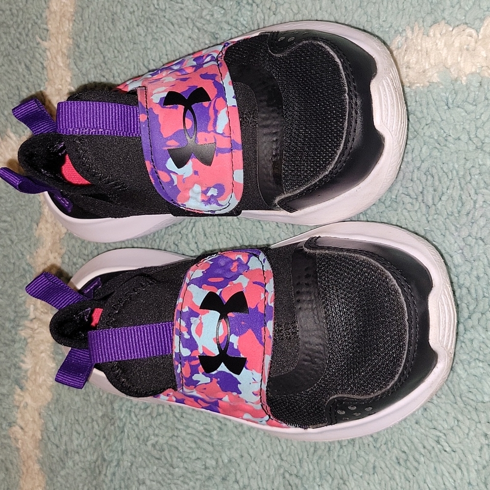 Girls 11.5 Under Armour multi color shoes.